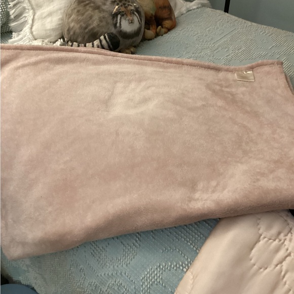 Kate Spade Throw - Picture 2 of 4